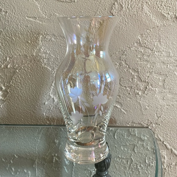 Iridescent vase with etched floral detail in 6 1/4” H x 2 5/8” across top size - Picture 1 of 8